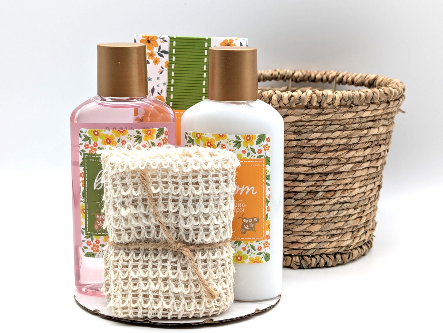 Blossom Badeset Inhalt Duschgel Bodylotion Badesalz und Sisal Handtuch